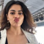 Anisha Victor Instagram - Art Date at @artmumbaiofficial last weekend 🖼️ #art #artfest #amritashergil #artmumbai Mahalaxmi Race Course