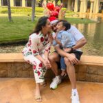 Anita Hassanandani Instagram – Group hugs!🥰 
Thanks for the lovely comfy coord set @priyakeswani_label