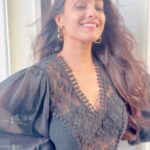 Anita Hassanandani Instagram – 🖤
Wearing @kalakaaribysagarika 
@dinky_nirh