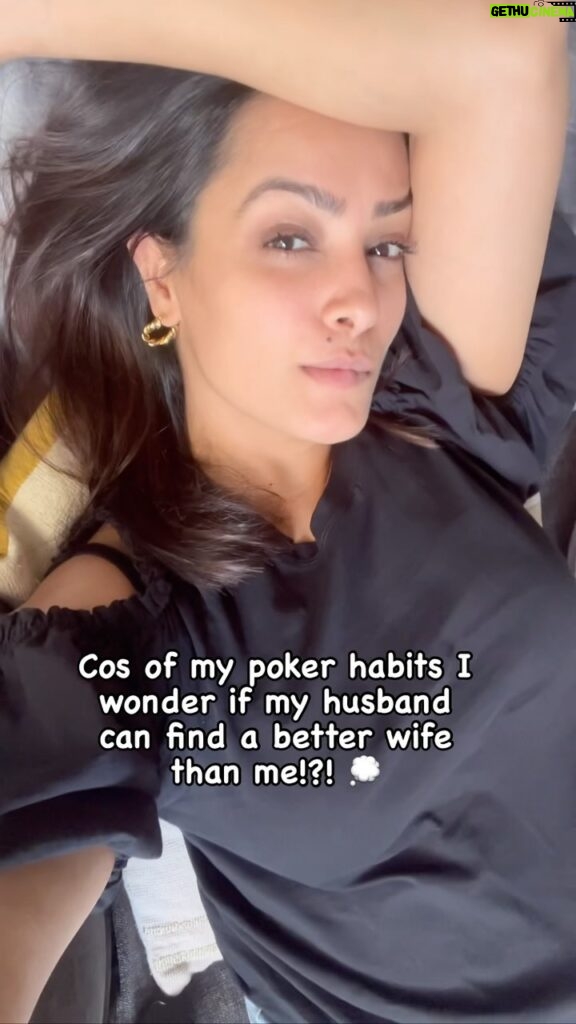 Anita Hassanandani Instagram - #TrueStory PokerLover @poker_baazi 😂🤣😂