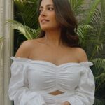 Anita Hassanandani Instagram - Trying to be sexy me just waiting it out ✨ Apna time aayega … just pata nai kab 😂🤣😂