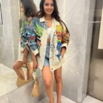 Anita Hassanandani Instagram - Dolled up for the premiere of #thankyouforcoming A chick flick that cannot be missed😍 Loved every bit of @bhumipednekar @shehnaazgill @kushakapila @dollysingh #Rabya was mind blowing 😍 Styled by everyone’s hot fav @natashaabothra Quirky jacket by @mashbymalvikashroff ⚡️ Styling team @mausmi_mitra_ @styledbypritimehta Chain @dripproject.co Ring @diora.india