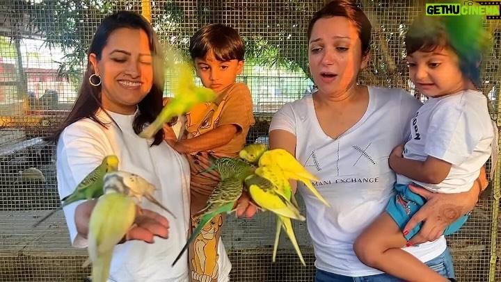Anita Hassanandani Instagram - Just another day with the gorgeous love birds 🐦 @poojatejwani88 @rishaantejwaney