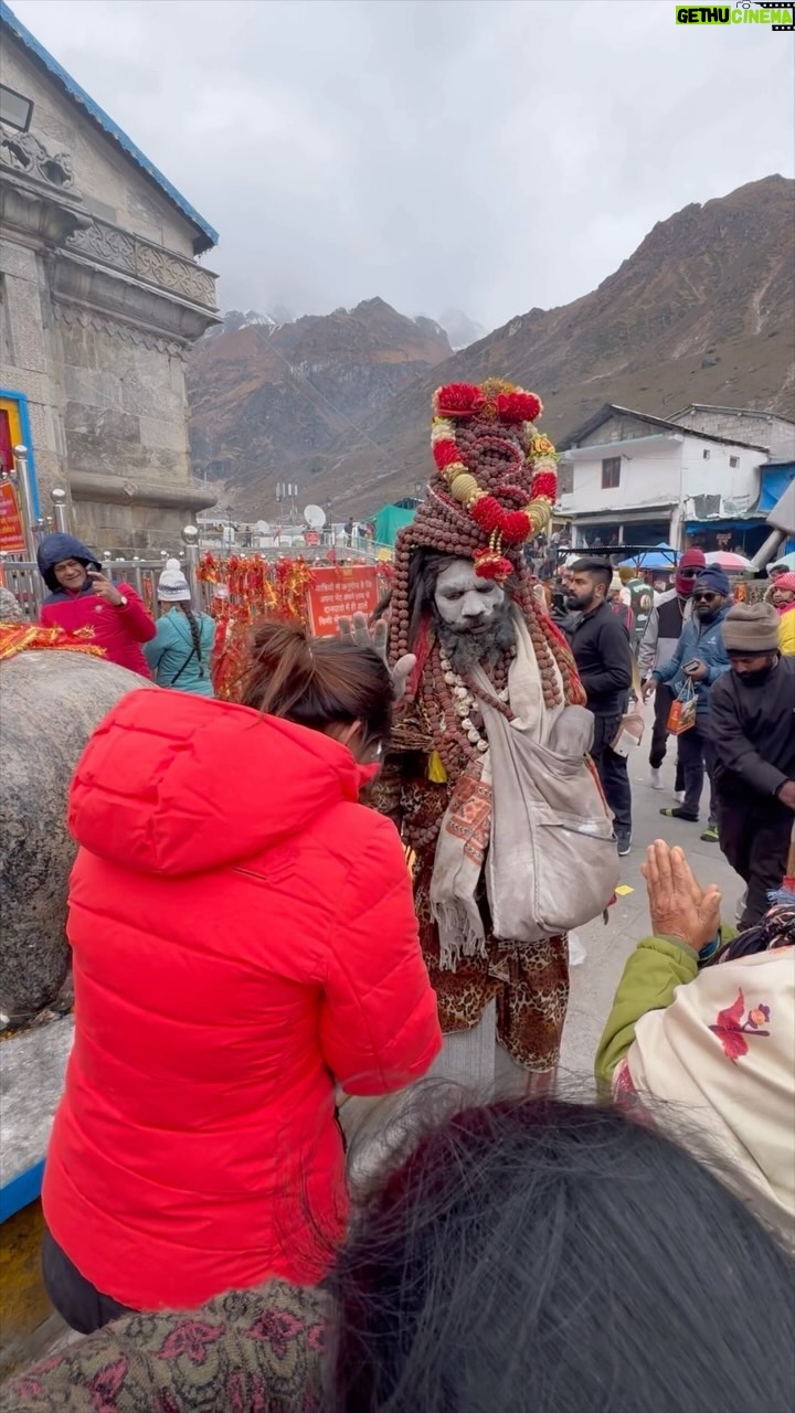 Anjali Arora Instagram - Heaven in one frame ππ»π§Ώπ«Άπ» #anjaliarora #kedarnath #kedarnath_dham #temple #bhairavnath #dreamdestination