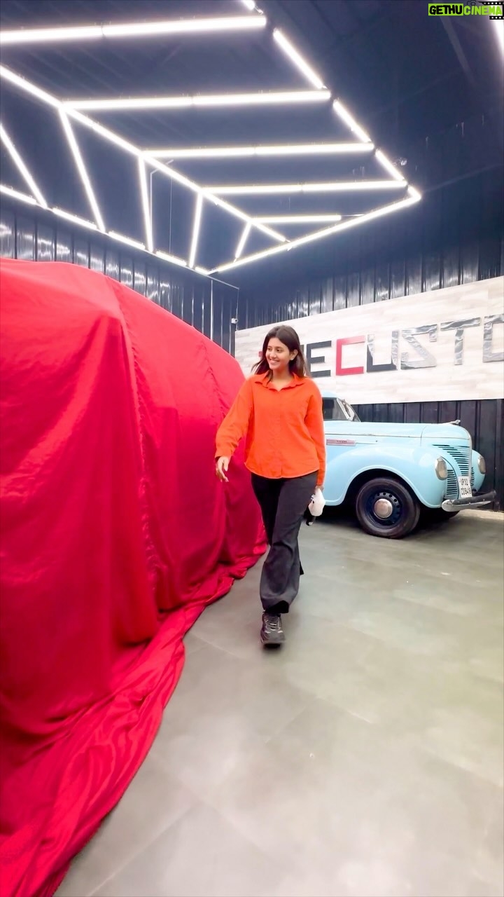 Anjali Arora Instagram - my babe back with new look🔥 #anjaliarora #fortuner #legender