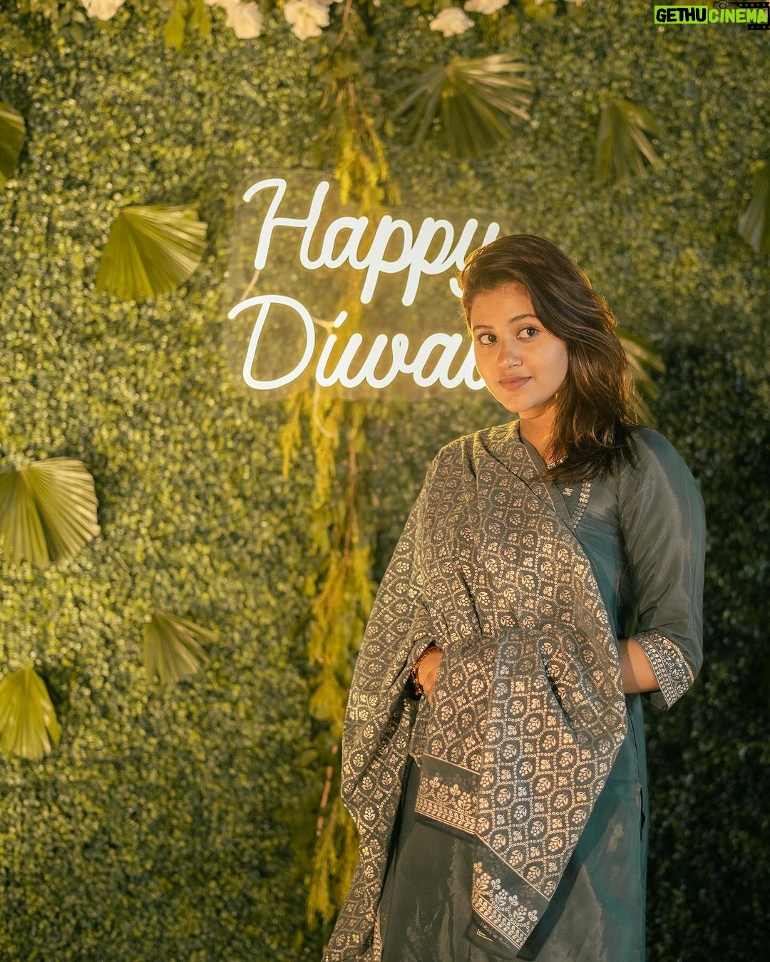 Anjali Arora Instagram - हैप्पी दीपावली 🪔 गर्व से हिंदू🙏🏻❤️ #anjaliarora #happydiwali #deepawali