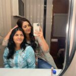 Anjali Tatrari Instagram - शब्द अलग अलग हैं पर अर्थ दोनों का एक है.. मां कहूं या भगवान बात तो एक ही है..!! #mothersday #anjalitatrari #monatatrari