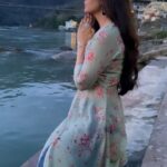 Anjali Tatrari Instagram - Where life is easier. Where life is happier. Where life tastes like real life. Ganga Maa keeps calling me back to her, couldn’t have been more grateful for everything i have in my life🤍 #rishikesh #ganga #travel #anjalitatrari #uttarakhand