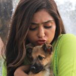 Anjali Tatrari Instagram - Meet “Tin Tin” 🐶 Met him a couple of days back on the set and I might be completely in love with him 🥹 Those innocent eyes 👀 📸 - @_irfan__beg__777_ #anjalitatrari #puppy #tintin #yuvikamahajan #vanshaj