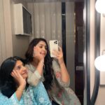 Anjali Tatrari Instagram - शब्द अलग अलग हैं पर अर्थ दोनों का एक है.. मां कहूं या भगवान बात तो एक ही है..!! #mothersday #anjalitatrari #monatatrari