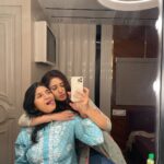 Anjali Tatrari Instagram - शब्द अलग अलग हैं पर अर्थ दोनों का एक है.. मां कहूं या भगवान बात तो एक ही है..!! #mothersday #anjalitatrari #monatatrari