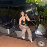 Anjali Tatrari Instagram - Aaja mere buggy mein baith jaa…. 🛺🚀 Vagator, Goa