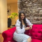 Anjali Tatrari Instagram - Take each day as it comes 🍷 #anjalitatrari #brunch #silly Silly Bombay