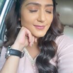 Anjali Tatrari Instagram - Me to my extended fam - Main Berang tu chamak hai ✨ #anjalitatrari #farqhai #reelsinstagram