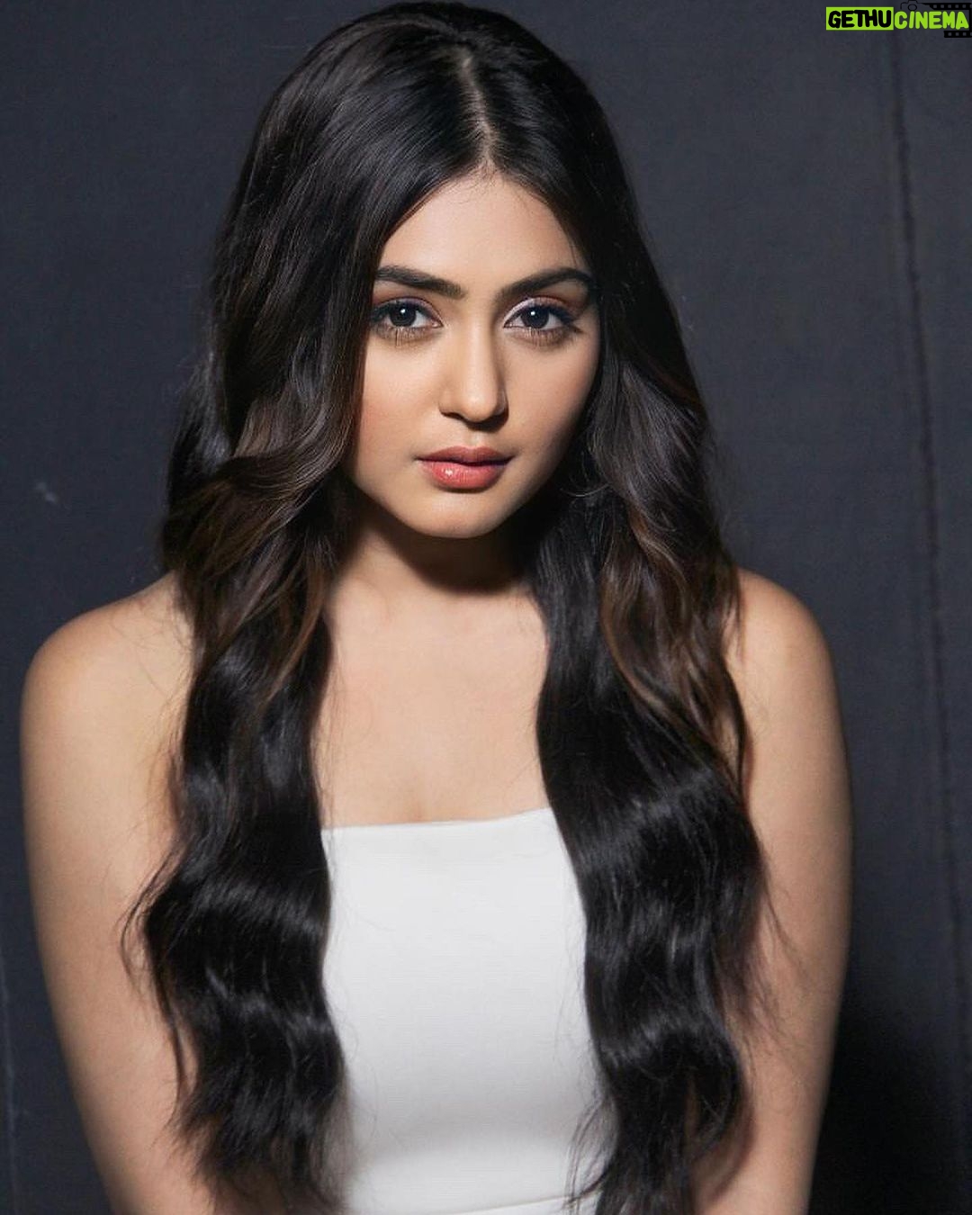 Anjali Tatrari - 40K Likes - 🤍
💄 @akash_makeupartist
💇♀️ @ansari_hairmakeupartist
