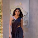 Anjali Tatrari Instagram – Channelling my inner Rani 👸 

💄- @akash_makeupartist 
💇‍♀️- @ansari_hairmakeupartist

#anjalitatrari #exploremore #trendingreels #trending #aliabhatt #rockyaurranikipremkahani 

@aliaabhatt @karanjohar @dharmamovies