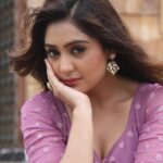Anjali Tatrari Instagram – 💜

📸 – @parmarphotography1
💄- @akash_makeupartist 
💇‍♀️- @ansari_hairmakeupartist Gujarat