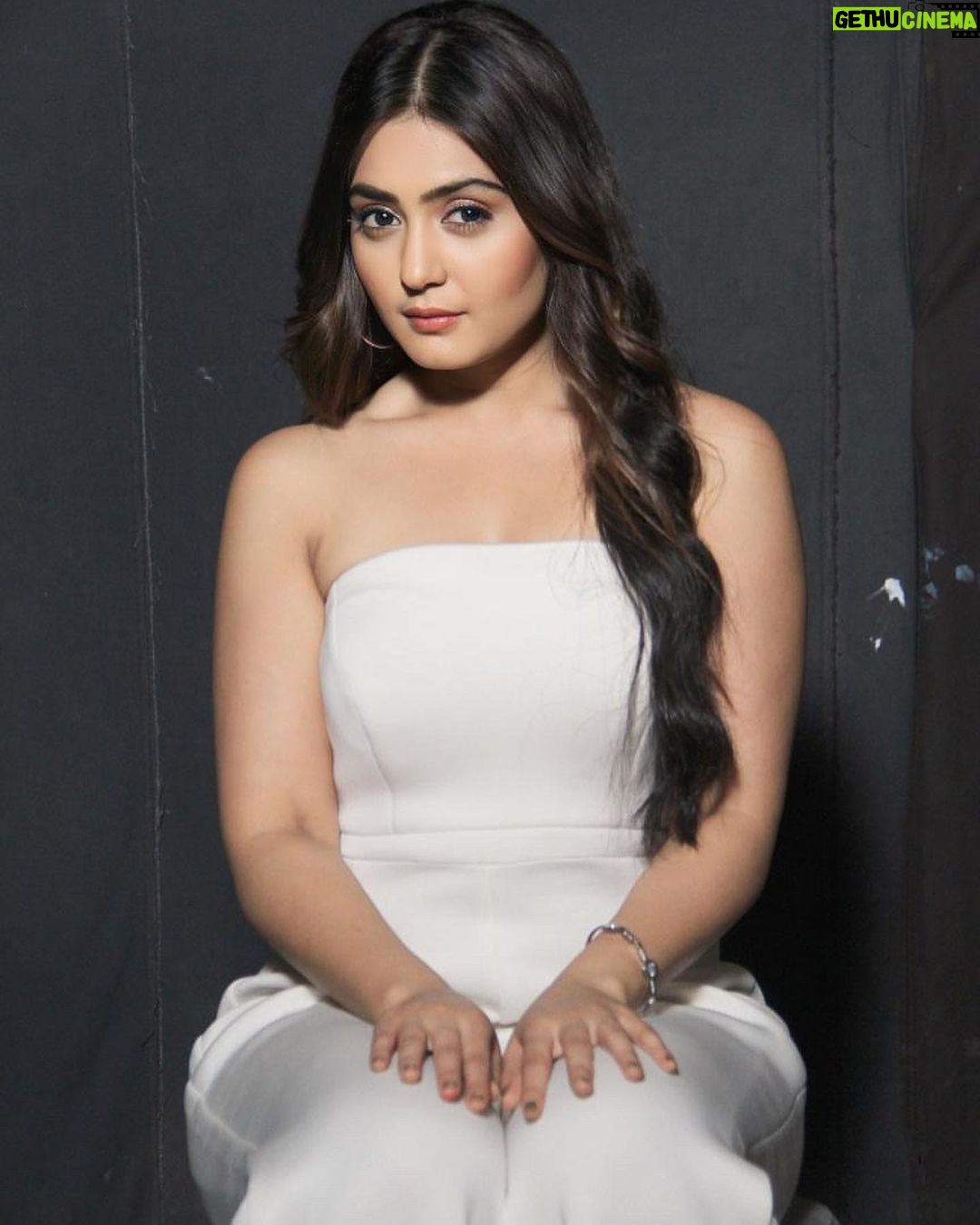 Anjali Tatrari - 40K Likes - 🤍
💄 @akash_makeupartist
💇♀️ @ansari_hairmakeupartist
