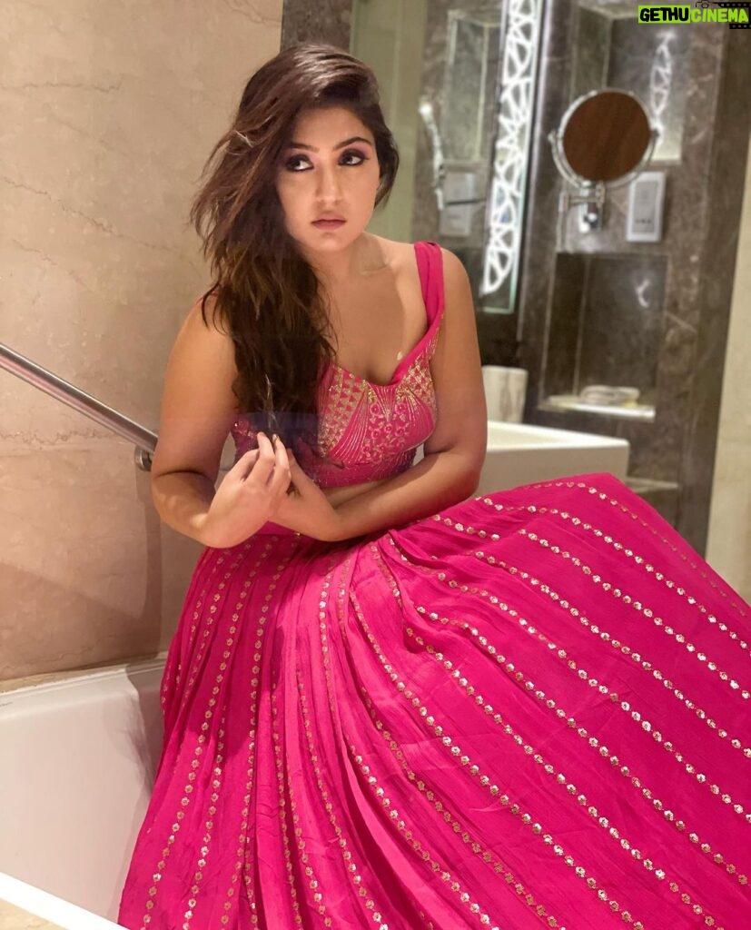 Anjali Tatrari Instagram - Ve agg paaniyan ch haniya, Main layi raat nu 🔥😉 Outfit - @aakriti_by_nandita Crowne Plaza New Delhi Rohini