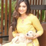 Anjali Tatrari Instagram - Pillu time 🐶 . . . #anjalitatrari #yuvikamahajan #vanshaj #bts