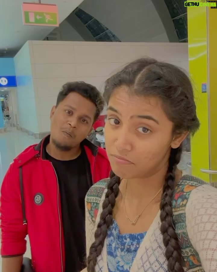 Ankita Bhattacharyya Instagram - Shobee Maya 🤭 16 Hours Travel kore ei oboshtha 🫠 Dubai, United Arab Emirates