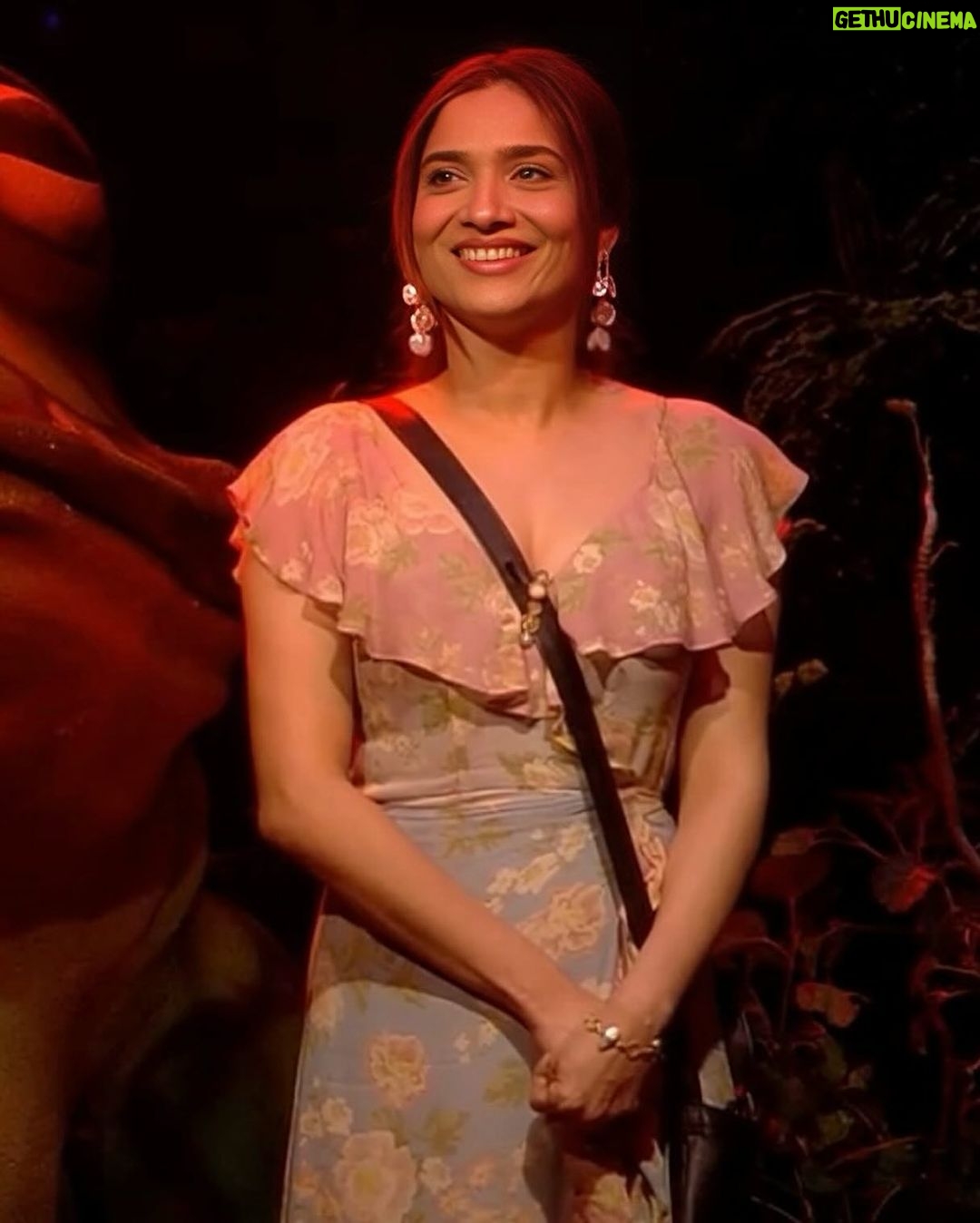 Ankita Lokhande Instagram - We are PHOOL-Y in love with her ๐ธ Keep our queen safe. Vote for #AnkitaLokhande on the @officialjiocinema app. Voting lines will close on Friday at 10am!๐ช๐ป Credits:- Jewellery: @cherryblossoms.designs @justlilbling Styled By: @hemlataa9 @stylebyhemlataa Assisted By: @saloni142_ @colorstv @beingsalmankhan @officialjiocinema @endemolshineind #AnkitaLokhande #Ankita #BBQueenAnkita #AnkitaIsTheBoss #VoteForAnkita #BiggBoss #BB17 #DilDimaagAurDum #Colors #SalmanKhan #JioCinema