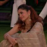 Ankita Lokhande Instagram - She's our golden hour ✨ Outfit: @guldavari_one Jewellery: @justjeweleryindia @vanijewels_byvaidehi Styled By: @hemlataa9 @stylebyhemlataa Assisted By: @saloni142_ @colorstv @beingsalmankhan @officialjiocinema @endemolshineind #AnkitaLokhande #AnkitaLokhandeJain #BBDiwaliBash #AnViInBiggBoss17 #BiggBoss #BB17 #DilDimaagAurDum #Colors #SalmanKhan #JioCinema