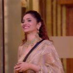 Ankita Lokhande Instagram - She's our golden hour ✨ Outfit: @guldavari_one Jewellery: @justjeweleryindia @vanijewels_byvaidehi Styled By: @hemlataa9 @stylebyhemlataa Assisted By: @saloni142_ @colorstv @beingsalmankhan @officialjiocinema @endemolshineind #AnkitaLokhande #AnkitaLokhandeJain #BBDiwaliBash #AnViInBiggBoss17 #BiggBoss #BB17 #DilDimaagAurDum #Colors #SalmanKhan #JioCinema