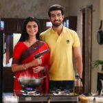 Ankita Mallick Instagram - What’s cooking….. #jagaddhatri #swayambhu #zeebangla #blues #smile #instagram #instagood #instadaily