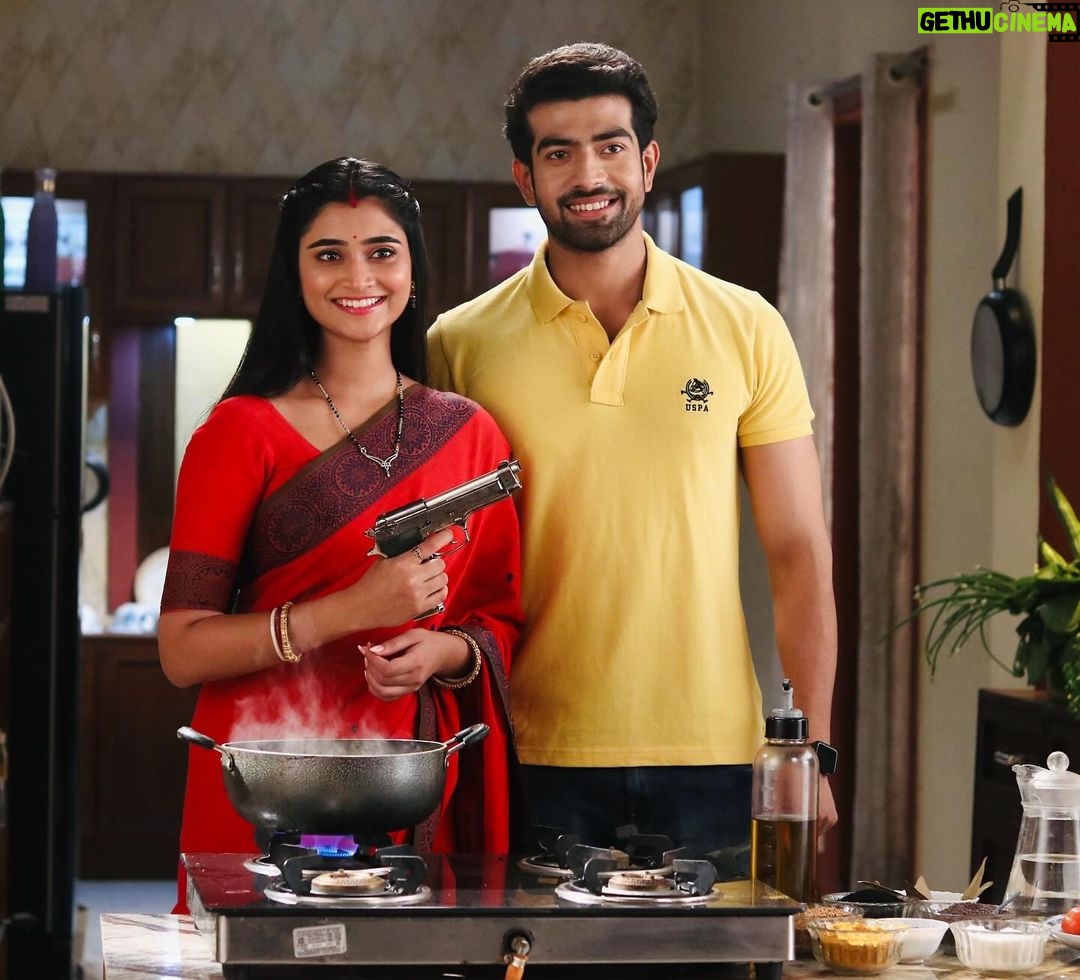 Ankita Mallick Instagram - What’s cooking….. #jagaddhatri #swayambhu #zeebangla #blues #smile #instagram #instagood #instadaily