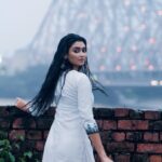Ankita Mallick Instagram - Autumn.. 🍁🌧️💖 . . #rainyday #trending #trendingreels #viralreels #viral #reelsinstagram #reelkarofeelkaro #reelitfeelit #explore #love