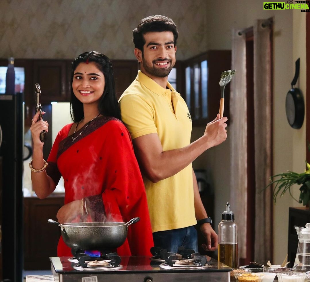 Ankita Mallick Instagram - What’s cooking….. #jagaddhatri #swayambhu #zeebangla #blues #smile #instagram #instagood #instadaily