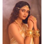 Ankita Mallick Instagram - 🦢🕊️
