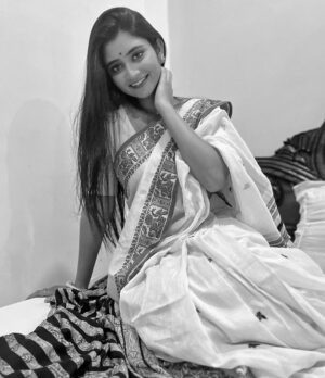 Ankita Mallick Instagram - শুভ বিজয়া 🌸💕 

#durgapujo #navratri #bijoya