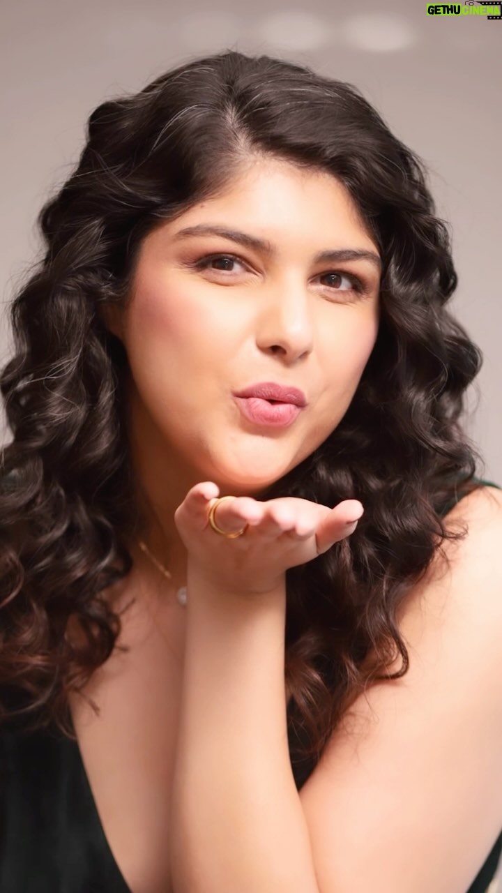 Anshula Kapoor Instagram - If you know me, you know I’m obsessed with all things @charlottetilbury 😍 So I decided to have a little fun and make a quick video with my top 4 favs from their Airbrush Flawless Lip Blur Lipsticks. ✨ Honest review: lips feel hydrated & moisturized throughout, saturation of the colour is great on my skin for my chosen few shades, I feel like it makes my lips appear fuller too, but it takes longer to become transfer proof compared to other liquid lipsticks (this one is formulated not to feel dry on the lips, so it’s not your traditional liquid lipstick anyway), all 4 shades look great blurred out and that’s how I prefer wearing them (after application, dabbing the excess on a tissue so it leaves a softer colour behind without the bold intensity of a liquid lip) 💄 I’m wearing: Walk of No Shame Blur Ruby Blur Pillow Talk Medium Blur Rose Blur #AirbrushLipBlur #Gifted #CharlotteTilburyXNykaa #OnlyAtNykaa @charlottetilbury @mynykaa