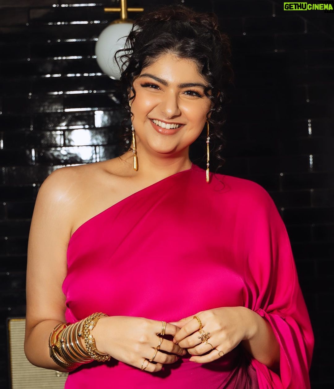 Anshula Kapoor Instagram - This one was special 💖 Felt like a princess for a very special event for @mynykaa & @soldejaneiro, will upload a reel soooon from the event, but until then, just wanted to give credit to my amazing team who put all of this together so last minute but came through 1000% like always 💖💯🙏🏼 Styled by- @manishamelwani with @junni.khyriem @sim.ran_awayy @gypsy.girl.world Hair by @hairby_shivanik Makeup by @divyashetty_ 📸 by @Portraitshelter Outfit - @arokaofficial Earrings - @one_nought_one_one Shoes - @londonrag_in The Bracelet stack is a mix of old and new: vintage pieces from mom’s collection mixed in with the @rheakapoor x @pipabella chunky bangle & a @chloe horse bracelet at the end Rings are a mix of my own that I’ve bought over the years from all over!