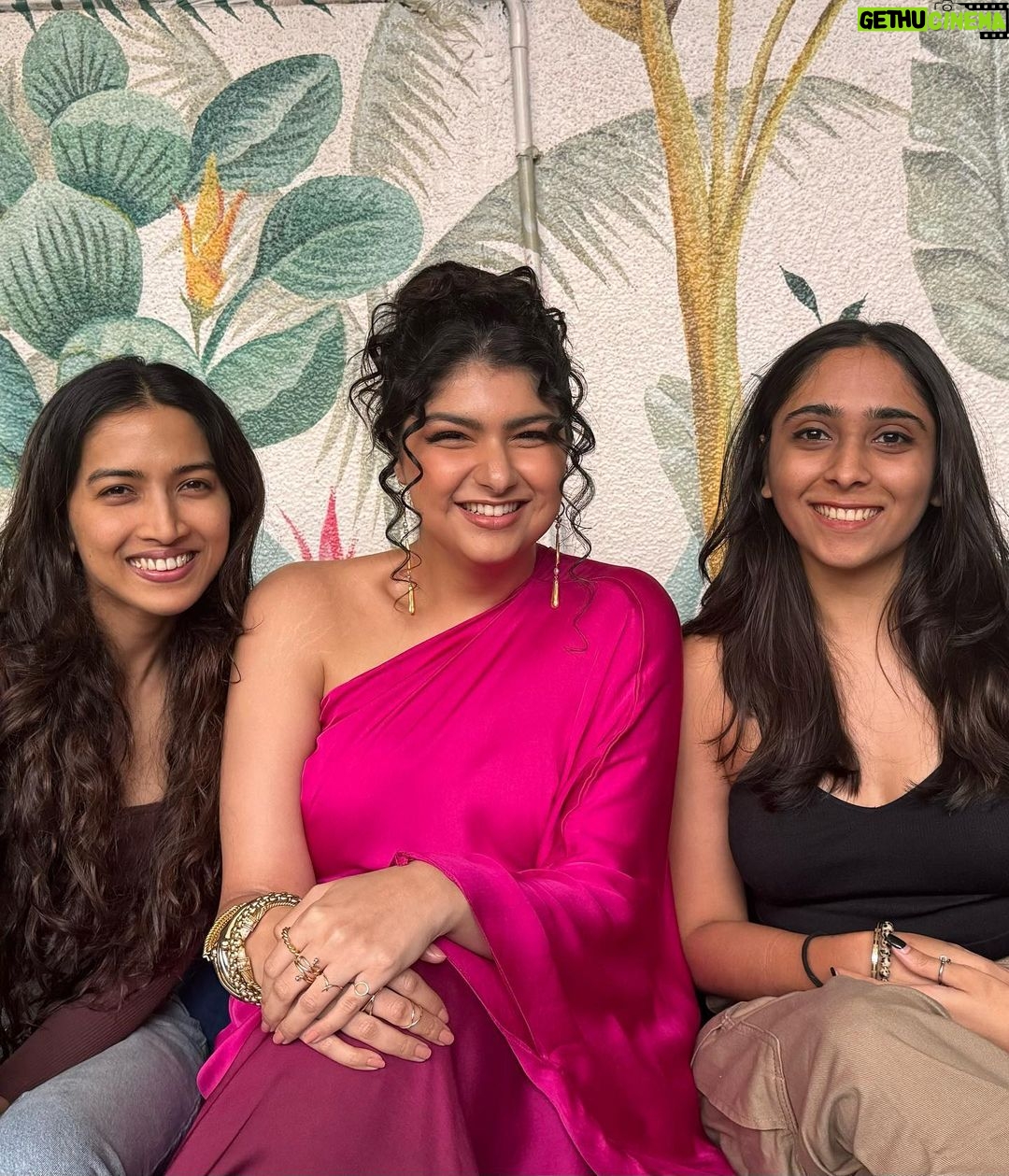 Anshula Kapoor Instagram - This one was special 💖 Felt like a princess for a very special event for @mynykaa & @soldejaneiro, will upload a reel soooon from the event, but until then, just wanted to give credit to my amazing team who put all of this together so last minute but came through 1000% like always 💖💯🙏🏼 Styled by- @manishamelwani with @junni.khyriem @sim.ran_awayy @gypsy.girl.world Hair by @hairby_shivanik Makeup by @divyashetty_ 📸 by @Portraitshelter Outfit - @arokaofficial Earrings - @one_nought_one_one Shoes - @londonrag_in The Bracelet stack is a mix of old and new: vintage pieces from mom’s collection mixed in with the @rheakapoor x @pipabella chunky bangle & a @chloe horse bracelet at the end Rings are a mix of my own that I’ve bought over the years from all over!