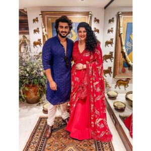 Anshula Kapoor Instagram - Dear 21 year old Anshula, at the cusp of entering adulthood, when you lost mom, I know you felt like life as you know it is over. I know you didn’t think you would be able to live or thrive or love again. 

But 11 years later, I just want to take a moment to tell you how proud I am that you found a way to keep going, no matter how tough it got. Even when you couldn’t see the road ahead, through the ambiguity, the grief, and the heartbreak. Through every loss. Through every mental & physical setback, you made it to the other side. You found your way back to yourself. You found joy again, you’ve metamorphosed into a stronger and happier you. You’ve made mistakes and learnt from them. Picked up the pieces and moved forward. You’ve learnt to forgive, learnt to ask for help when you need it. And you found a reason to keep living. Thank you for never giving up on yourself. #ThankYouForComing through when it mattered the most. You did good, kid! 
I am proud of how far you’ve come, how you’ve learnt to love every part of yourself, become comfortable in your own skin & learnt how to chase joy again. 

I ask @arjunkapoor @varundvn @janhvikapoor @athiyashetty @kunalrawaldstress @shanayakapoor02 @rohanthakkar1511 & @nishikib to share their personal journeys that have inspired me & will inspire so many more ❤️