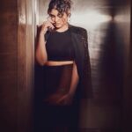 Anshula Kapoor Instagram - 🖤 Styled by @mohitrai with @ruchikrishnastyles Assisted by @muskanduaaa Makeup by @divyashetty_ Hair by @hairby_shivanik Outfit @28moons.in Jewellery @diosaparis Shoes @stuartweitzman Photography @visualaffairs_va