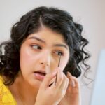 Anshula Kapoor Instagram - How to record a cute makeup GRWM video when this is what my face does when I’m legit getting ready? 🤣 It is what it is 🤓 Anyhooo, products used: Concealer: @narsissist radiant creamy concealer in toffee & biscuit Foundation: @charlottetilbury Hollywood flawless filter shade 3 fair Setting powder: @charlottetilbury airbrush flawless finish micropowder in shade 2 (medium) Blush: @narsissist orgasm & @patmcgrathreal divine blush & glow trio: love at first blush Eye shadow: @kaybykatrina bare soul palette Mascara: @maccosmeticsindia extended play gigablack lash Eye liner: @patmcgrathreal permagel ultra glide eye pencil in “Blk Coffee” Contour: @charlottetilbury filmstar bronze & glow in “fair medium” Lipstick: @kaybykatrina bullet lipstick shade “wrap up” Setting spray: @charlottetilbury airbrush flawless seting spray Brushes: @beautybymus ecosmetic brushes