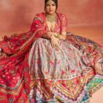 Anshula Kapoor Instagram - Felt like a princess in my first ever @mayyurgirotracouture lehenga 😍 and I low key can’t wait to wear it again!! Thank you @mayyurgirotra & @shereenlovebug for literally making my dreams come true hehe ✨ I legit have the best team 💖🧿 Makeup: @sabakhanmakeup Hair: @hairby_shivanik Styled by @shereenlovebug with @trishalalovebug Styling team: @riaasthana @snehhasuresh @jahnavi.kothari 📸 : @virajjoshiii Lehenga: @mayyurgirotracouture @mayyurgirotra Jewelery: @razwada.jewels