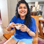 Anshula Kapoor Instagram - This weather’s got me craving hot chocolate.. so just gracing your feed with photos of me sipping the best hot chocolate I’ve had this year, toothy chocolate filled smile and all 🤓🍫 The Westin Resort & Spa, Himalayas