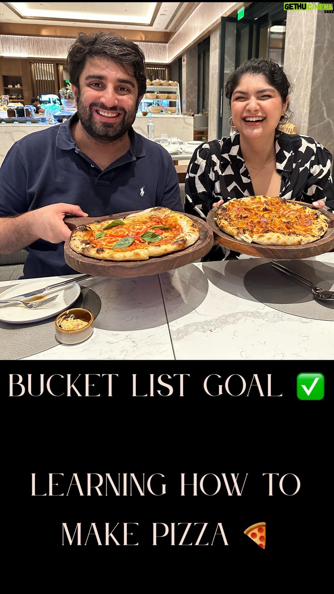 Anshula Kapoor Instagram - Fulfilled a bucket list goal last month, so it needed to be on the feed! πβ
π Learnt how to make pizza almost from scratch while vacationing at @thewestinhimalayas! Iβm going to toot my own horn and say it was ππ (even though it didnβt look half as good as chefs pizza haha) The Westin Resort & Spa, Himalayas