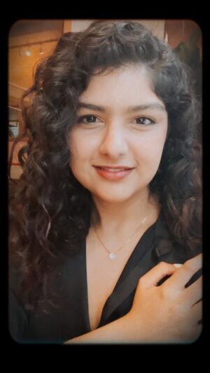 Anshula Kapoor Instagram - Aaaah I have short hair for the first time in my adult life, and I feel cute as a button!! 🤓

Another Vlog no one asked for 🤣 come with me to my haircut appointment! 

I think we chopped off 5 inches of length, and for someone with curls, you know how big a deal that is!! But @curly_hair_london is a maverick & I’m so glad I trusted her with my hair! Loving the new bounce and volume and texture 😍

Pro tip for all my curly haired humans - a dry cut on your natural curls is always better, so that there are no surprises with length and curls jumping up and becoming much shorter than expected after! 💯