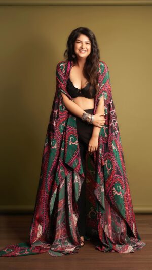 Anshula Kapoor Instagram - My journey of self acceptance has had its highs and lows, but I have come a long way from the girl who I once was. I am proud of where I am today. 

Embrace your body because there’s no one like you🤍

@nykdbynykaa 

#AnshulaKapoorForNykd #bodypositivity #selflove #nykdcircle #nykdbynykaa #Ad
