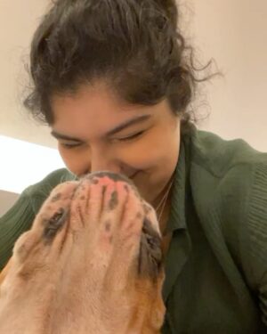 Anshula Kapoor Instagram - No matter how many times you experience the death of someone you love, It still doesn’t prepare you for the next time you loose someone. 

My bundle of joy, the happiest bulldog ever, the most loving, the most caring gol matol left us yesterday. It’s been a day and it still hasn’t sunk in. I don’t know how long it will take for it to hit me. Every loss hits hard, every loss knocks the wind out of you.. and you’re never prepared. 
We love you Max. Always and forever. I know mom Choco and Fubu will take good care of you on the other side. And I hope they keep you surrounded by an endless supply of peanut butter, chicken, dahi and apples. 

Thank you for loving us unconditionally, during our darkest times and during our best times. Home is not the same without you. Love you forever my Maxalulu 🤍♾️