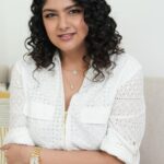 Anshula Kapoor Instagram - Have you checked out the new LifeVerse by @sbilifeinsurance ? It’s a virtual meta-universe, full of fun, where you can meet & interact with a bunch of inspirational achievers & creators. You can ask questions, get inspired but best of all, you can virtually join us by customizing your own unique avatar too! So come let’s hang out virtually.. check it out on https://lifeverse.sbilife.co.in