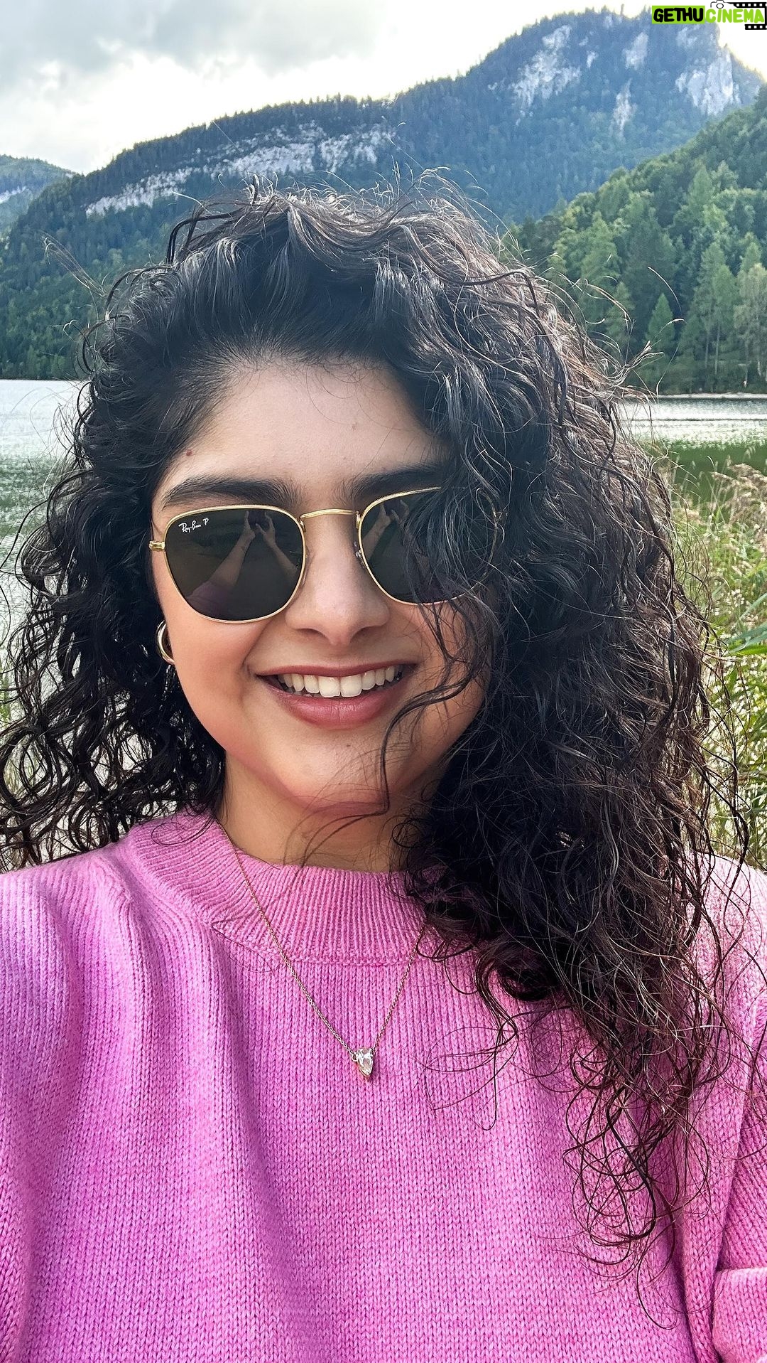 Anshula Kapoor Instagram - It has taken me a long time to finally believe that self care isn’t selfish. The biggest and perhaps best lesson I’ve learnt this year? Fill yourself up with love first before you share your love with anybody else. 💖 Tell me, what does self care mean to you? Mayrlife Altaussee