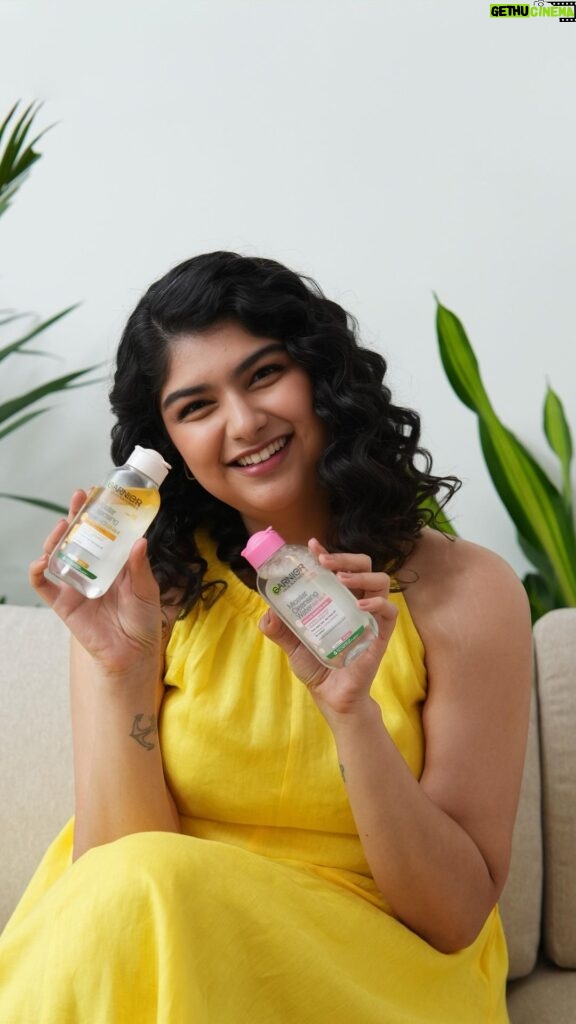 Anshula Kapoor Instagram - Oh heyyy! We all know that cleansing is super important for healthy skin.. but my secret to perfectly cleansed skin is Double Cleansing! I take my #FirstStepwithMicellar specifically @garnierindia’s Micellar Water which removes all the dirt, makeup & the entire days build up on the face in just one swipe! Have you tried double cleansing? Let me know in the comments below 💛 #GarnierIndia #MicellarWater #AD #MyntraBeauty