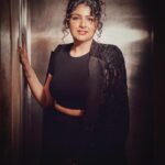 Anshula Kapoor Instagram - 🖤 Styled by @mohitrai with @ruchikrishnastyles Assisted by @muskanduaaa Makeup by @divyashetty_ Hair by @hairby_shivanik Outfit @28moons.in Jewellery @diosaparis Shoes @stuartweitzman Photography @visualaffairs_va